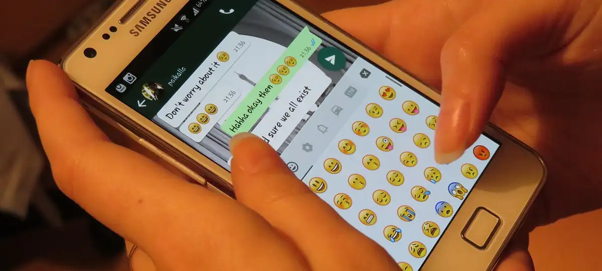 Texting in whatsapp